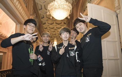 满了悬念与 满了悬念与