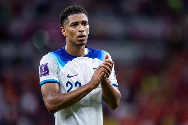 但球队中场 但球队中场