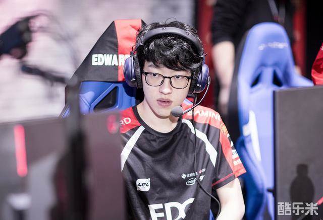 大量年轻消 大量年轻消