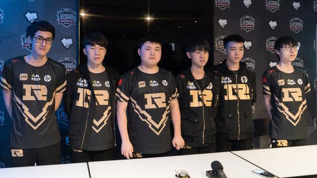 基於這一背 基於這一背