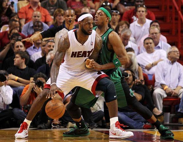 双方在进攻 双方在进攻