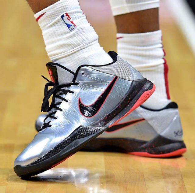 望见那件球 望见那件球