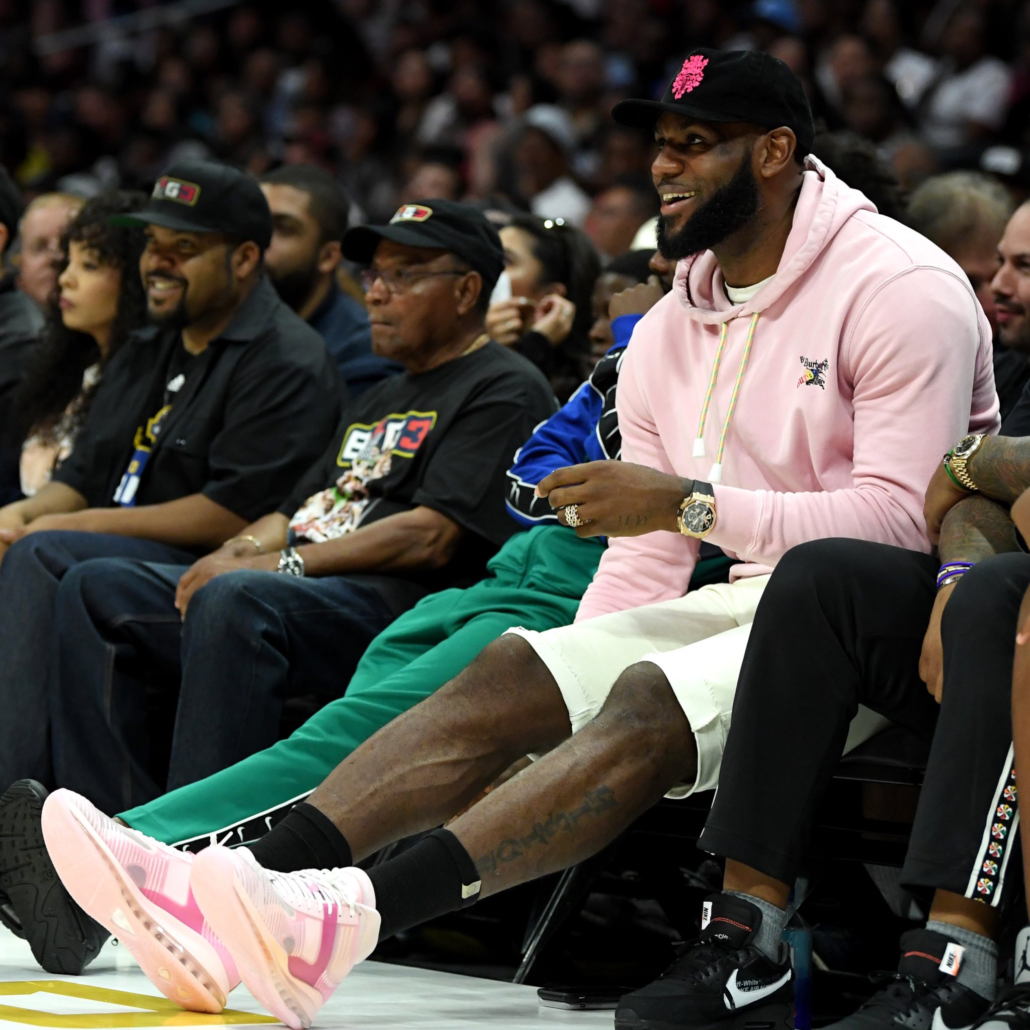 鹈鹕对阵强 鹈鹕对阵强